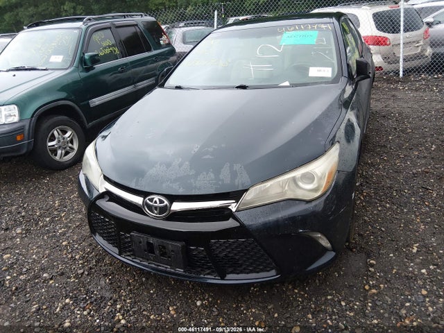 2017 TOYOTA CAMRY SE 11