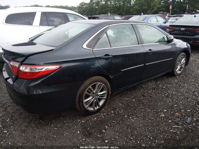 2017 TOYOTA CAMRY SE 4