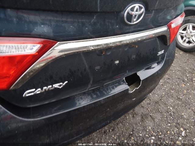 2017 TOYOTA CAMRY SE 6
