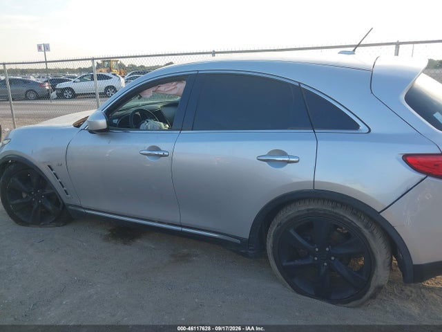 2017 INFINITI QX70 14