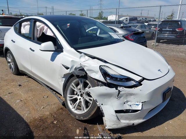 2022 Tesla Model Y Long Range Dual Motor All-Wheel Drive