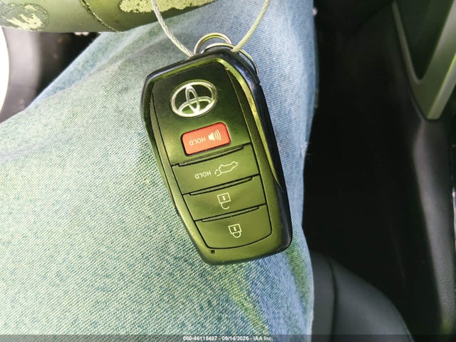 2022 TOYOTA COROLLA CROSS XLE 10