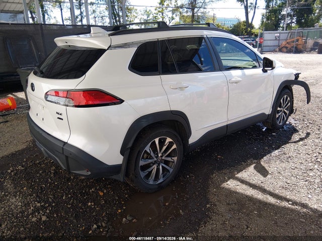 2022 TOYOTA COROLLA CROSS XLE 4