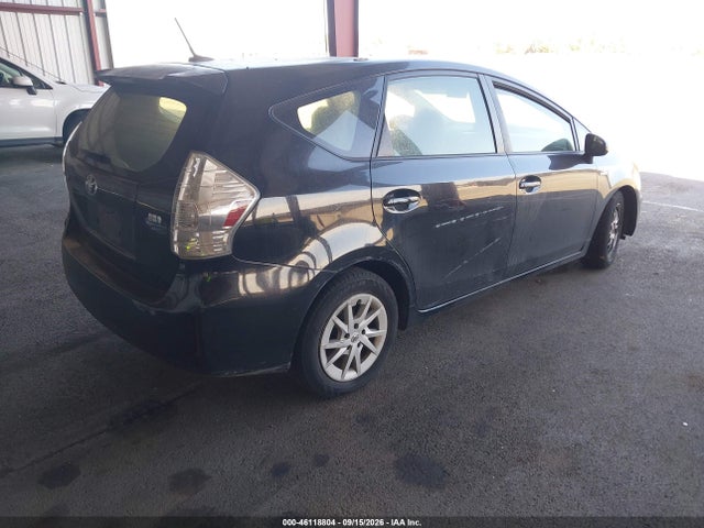 صورة 4 لـ 2013 Toyota PRIUS V THREE