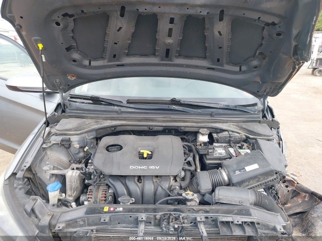 2017 HYUNDAI ELANTRA SE 10