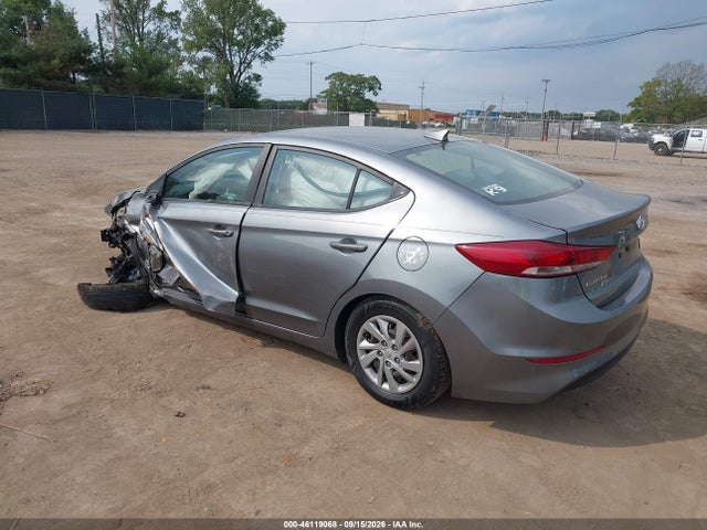 2017 HYUNDAI ELANTRA SE 3
