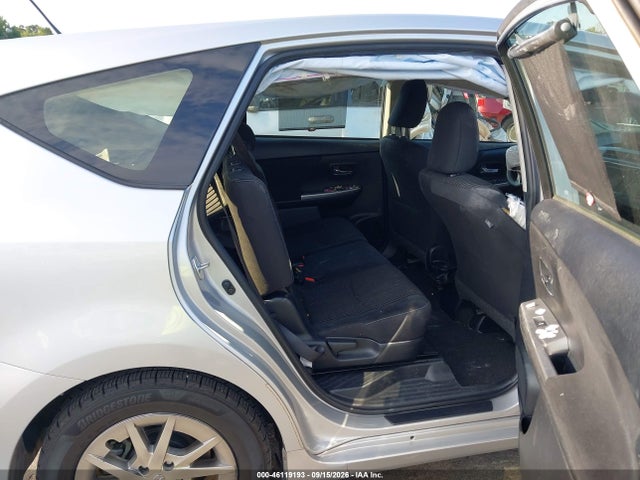 2017 TOYOTA PRIUS V THREE 8