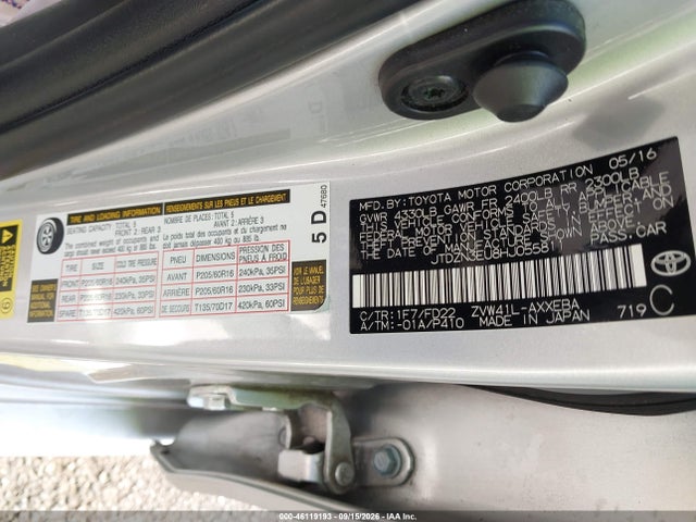 2017 TOYOTA PRIUS V THREE 9