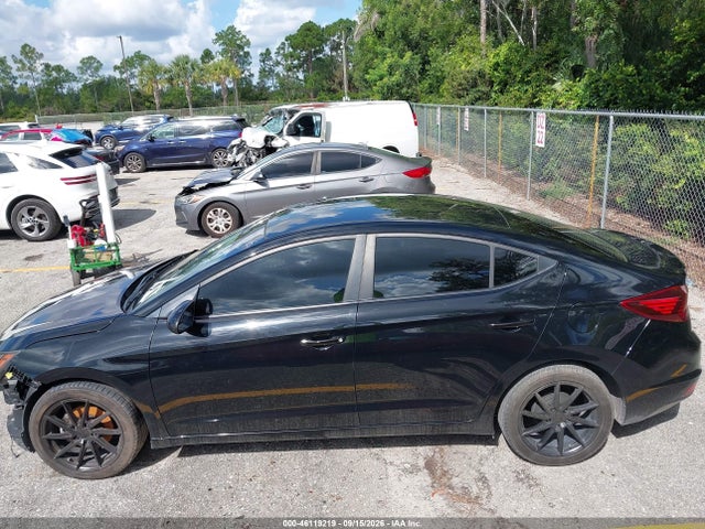 2019 HYUNDAI ELANTRA SE 15