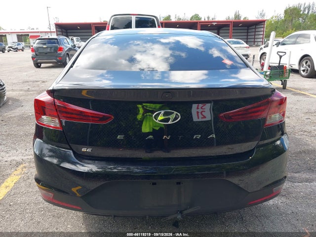 2019 HYUNDAI ELANTRA SE 17