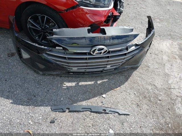 2019 HYUNDAI ELANTRA SE 12