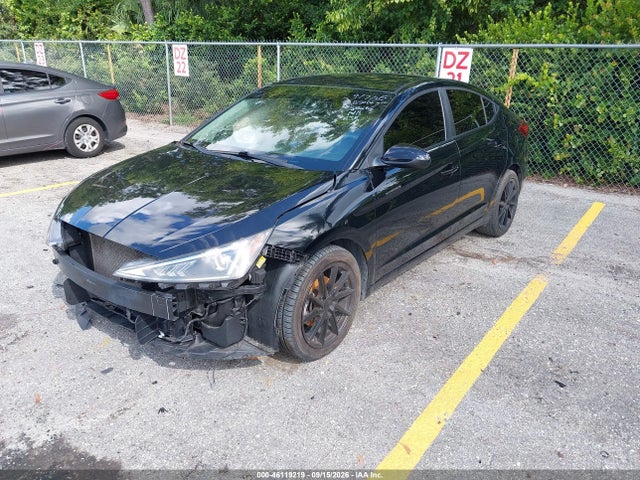 2019 HYUNDAI ELANTRA SE 2