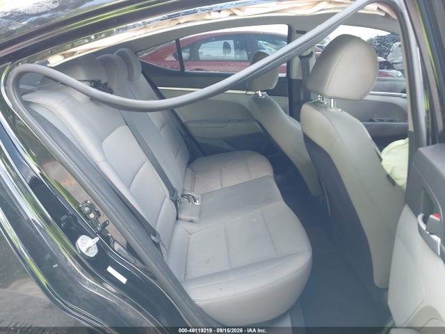 2019 HYUNDAI ELANTRA SE 8