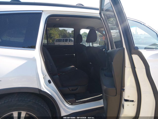 2017 HONDA PILOT EX 8
