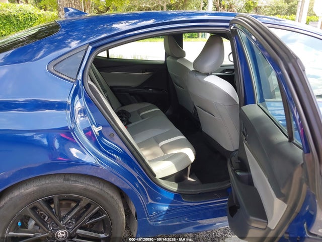 2019 TOYOTA CAMRY XLE 8