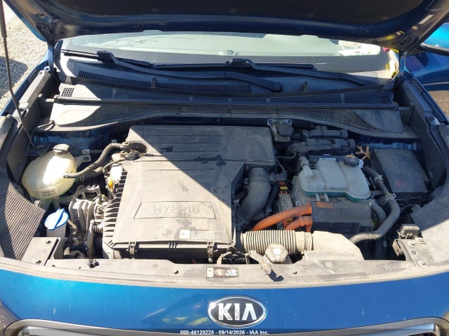 2017 KIA NIRO LX 10