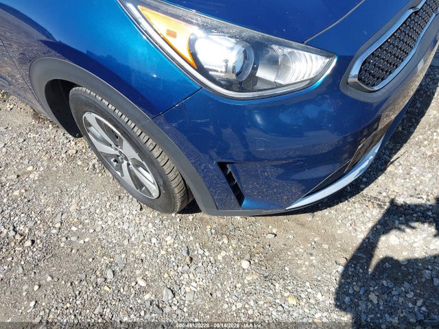 2017 KIA NIRO LX 6