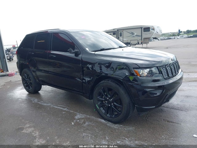 2017 JEEP GRAND CHEROKEE ALTITUDE 4X4 13