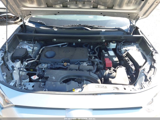2019 TOYOTA RAV4 XLE 10