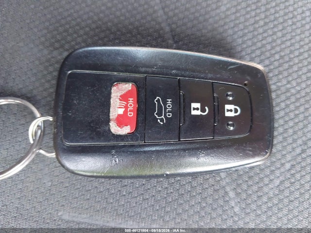 2019 TOYOTA RAV4 XLE 11