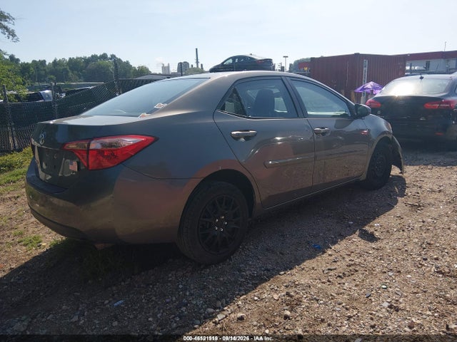 2017 TOYOTA COROLLA LE 4