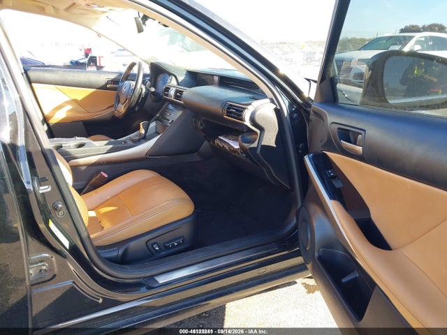 2017 LEXUS IS 200T 5