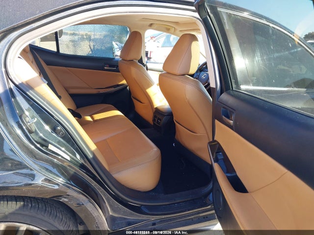 2017 LEXUS IS 200T 8
