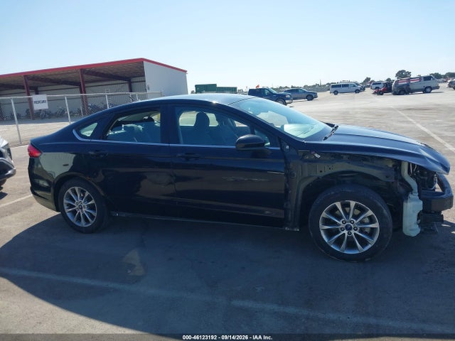 2017 FORD FUSION SE 14