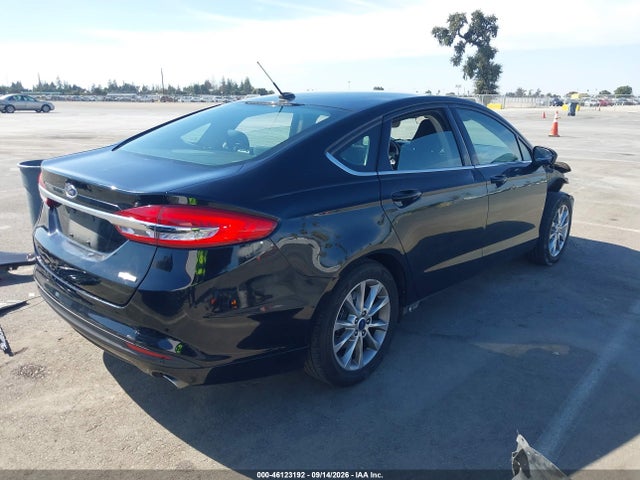 2017 FORD FUSION SE 4
