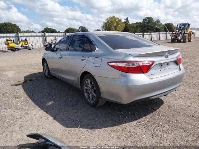 2017 TOYOTA CAMRY SE 3