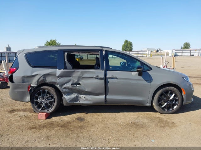 2025 CHRYSLER PACIFICA LIMITED AWD 13