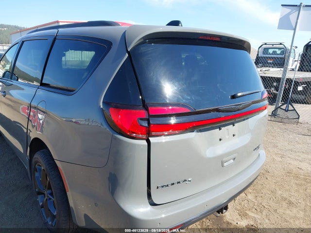 2025 CHRYSLER PACIFICA LIMITED AWD 19