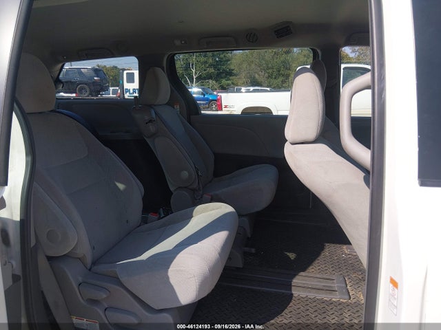 2017 TOYOTA SIENNA L 7 PASSENGER 8