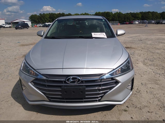 2019 HYUNDAI ELANTRA SE 12