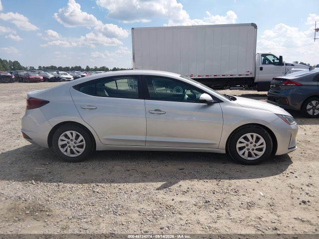 2019 HYUNDAI ELANTRA SE 13