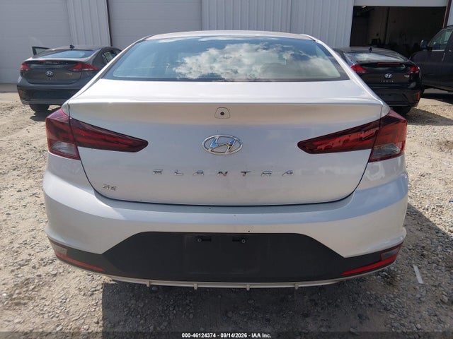 2019 HYUNDAI ELANTRA SE 16