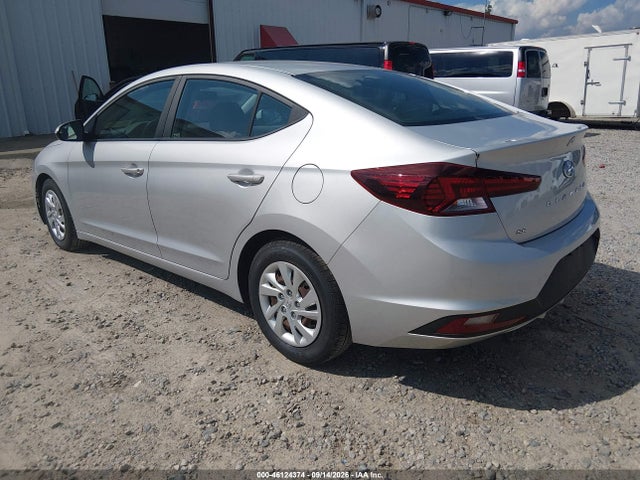 2019 HYUNDAI ELANTRA SE 3