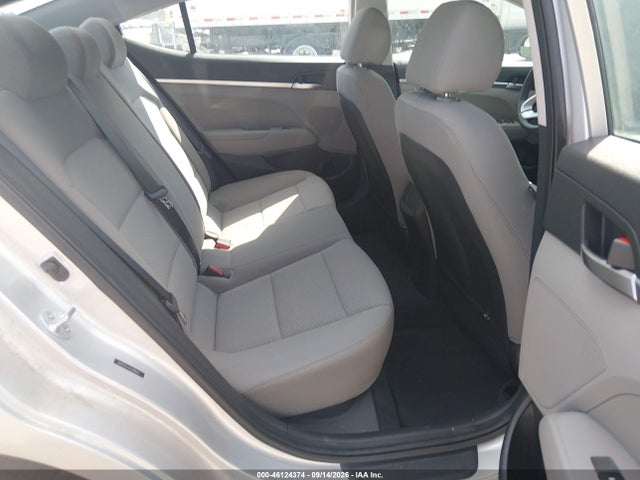 2019 HYUNDAI ELANTRA SE 8