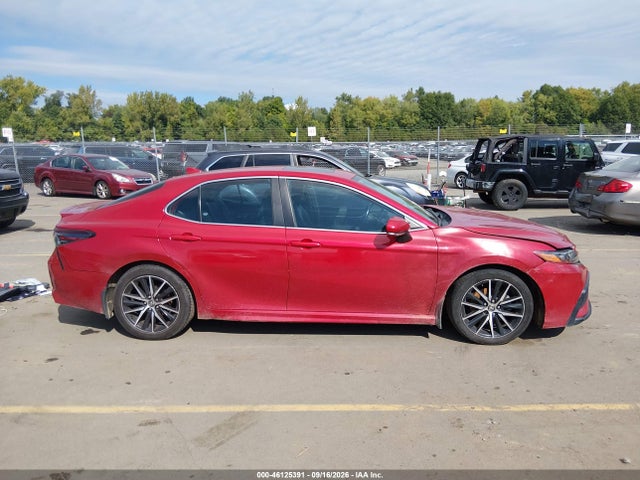 2021 TOYOTA CAMRY SE AWD 13