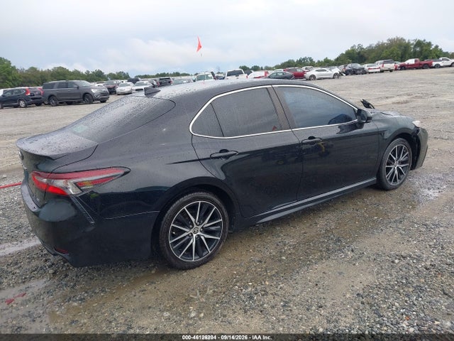 2021 TOYOTA CAMRY SE 4