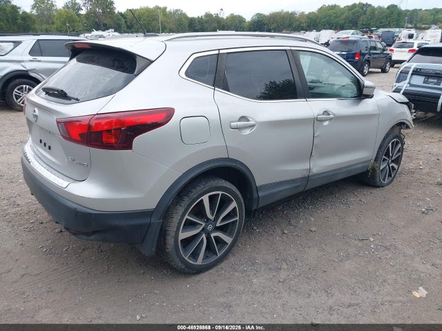 2017 NISSAN ROGUE SPORT SL 4