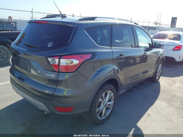 2017 FORD ESCAPE SE 4