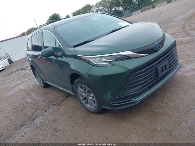 2023 TOYOTA SIENNA LE