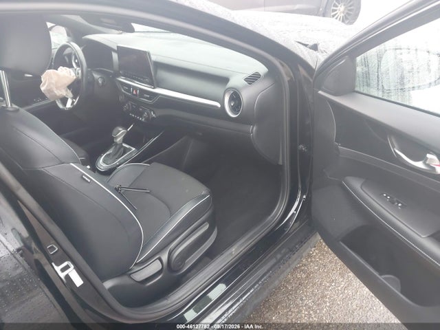 2023 KIA FORTE GT-LINE 5
