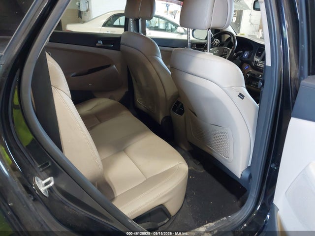 2017 HYUNDAI TUCSON SE PLUS 8