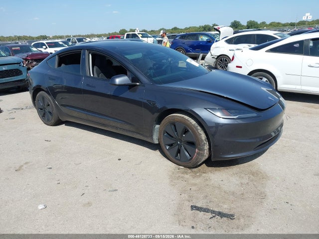 2025 Tesla Model 3 Long Range Rear-Wheel Drive/Standard Rear-Wheel Drive