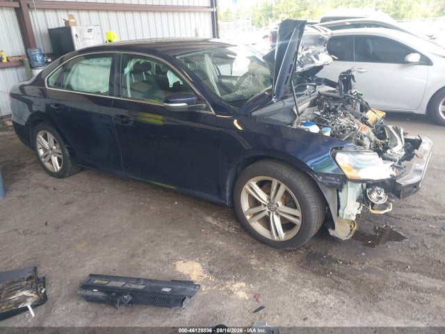 2013 VOLKSWAGEN PASSAT 2.0L TDI SE