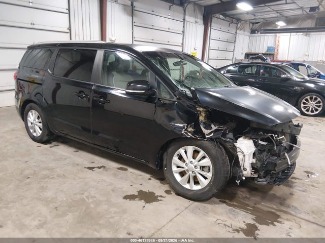 2017 KIA SEDONA LX