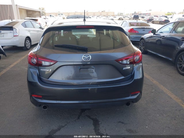 2018 MAZDA MAZDA3 TOURING 16