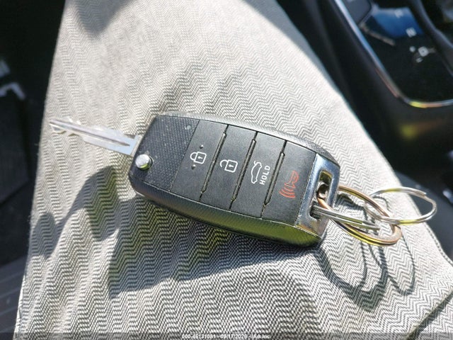 2017 KIA FORTE LX 11